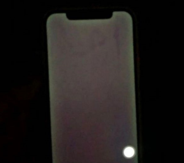岑巩苹果手机维修分享苹果客服回应 iPhone 12 屏幕“发绿”问题 